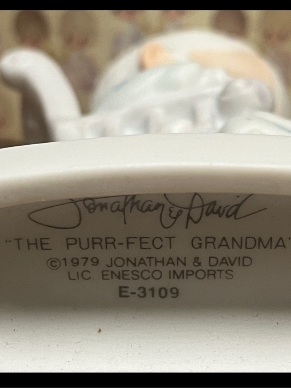3 Precious Moments Figurines - Picture 15 of 16